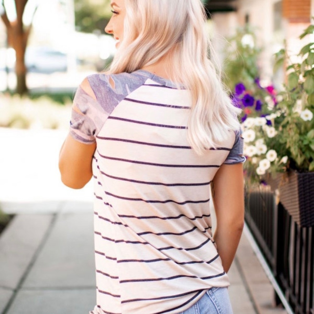 Small NWT Erin Raglan Top❤️ - Picture 5 of 6